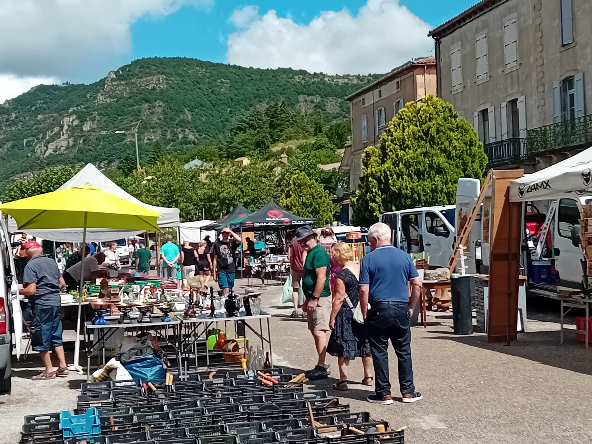 Lire la suite à propos de l’article 39 ième foire à la brocante de Tournemire